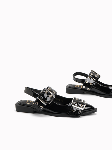 Wendel  Flat Sandals